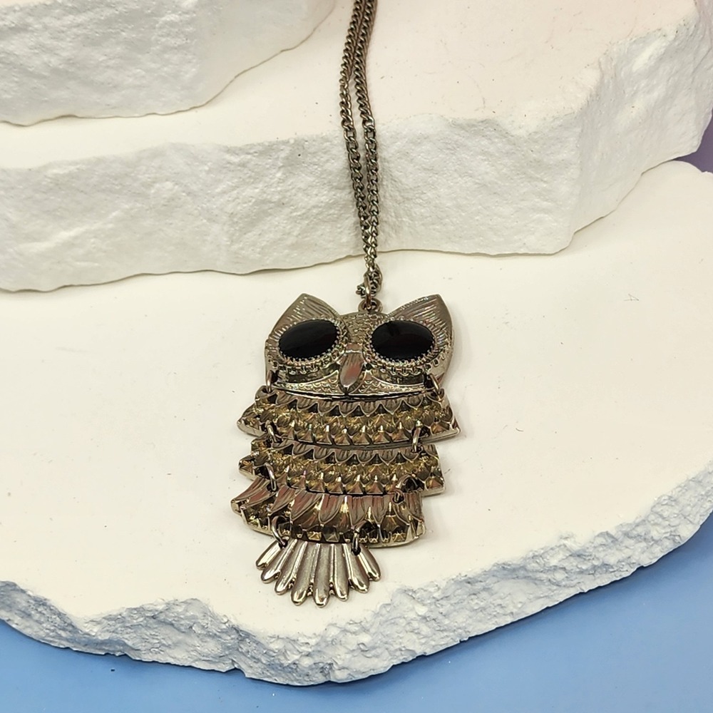 Vintage  Silver Tone Articulated Owl Pendant Necklace Black Eyes Boho Statement